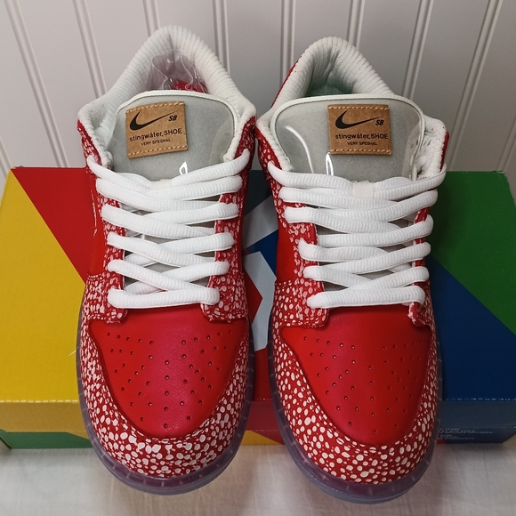 Nike Dunk SB Low Stingwater Magic Mushroom - Picture 3 of 11